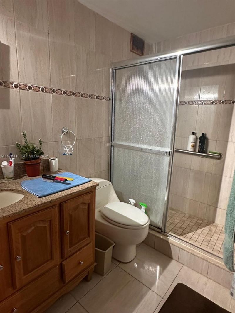 17560 Atlantic Blvd, Unit 109, Sunny Isles Beach, FL 33160 Photo