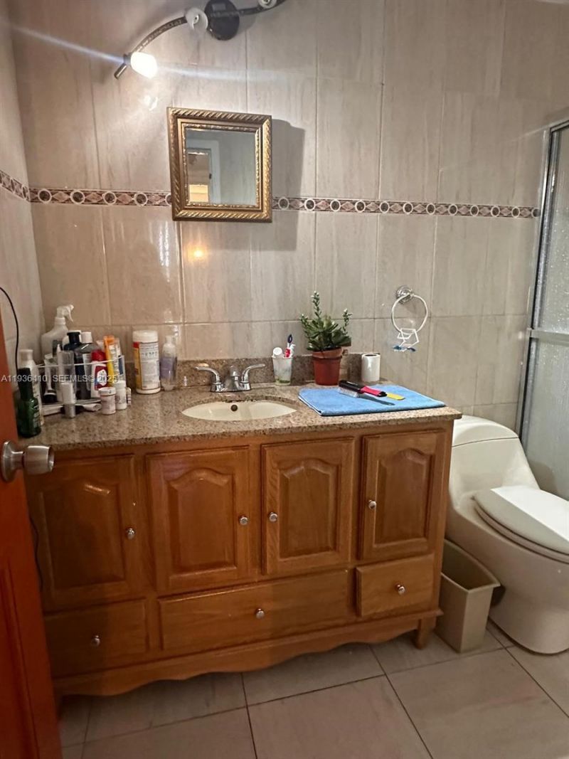 17560 Atlantic Blvd, Unit 109, Sunny Isles Beach, FL 33160 Photo