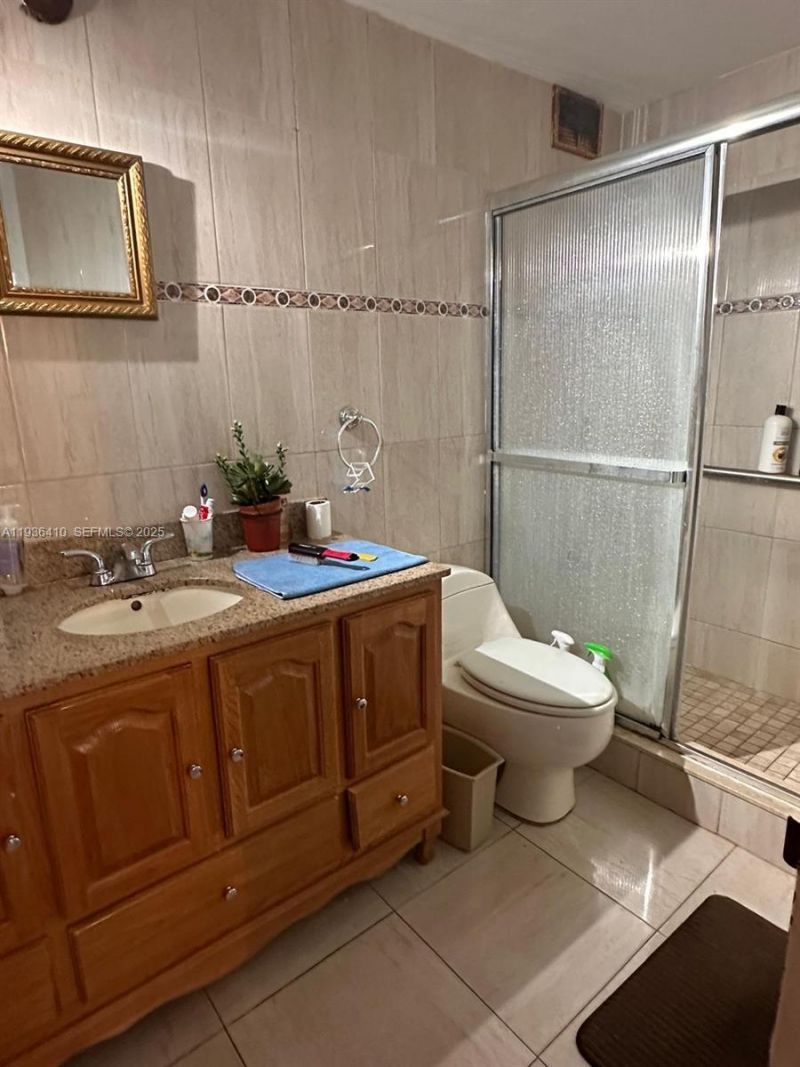 17560 Atlantic Blvd, Unit 109, Sunny Isles Beach, FL 33160 Photo