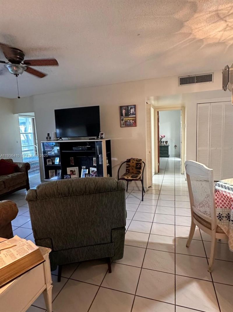 17560 Atlantic Blvd, Unit 109, Sunny Isles Beach, FL 33160 Photo