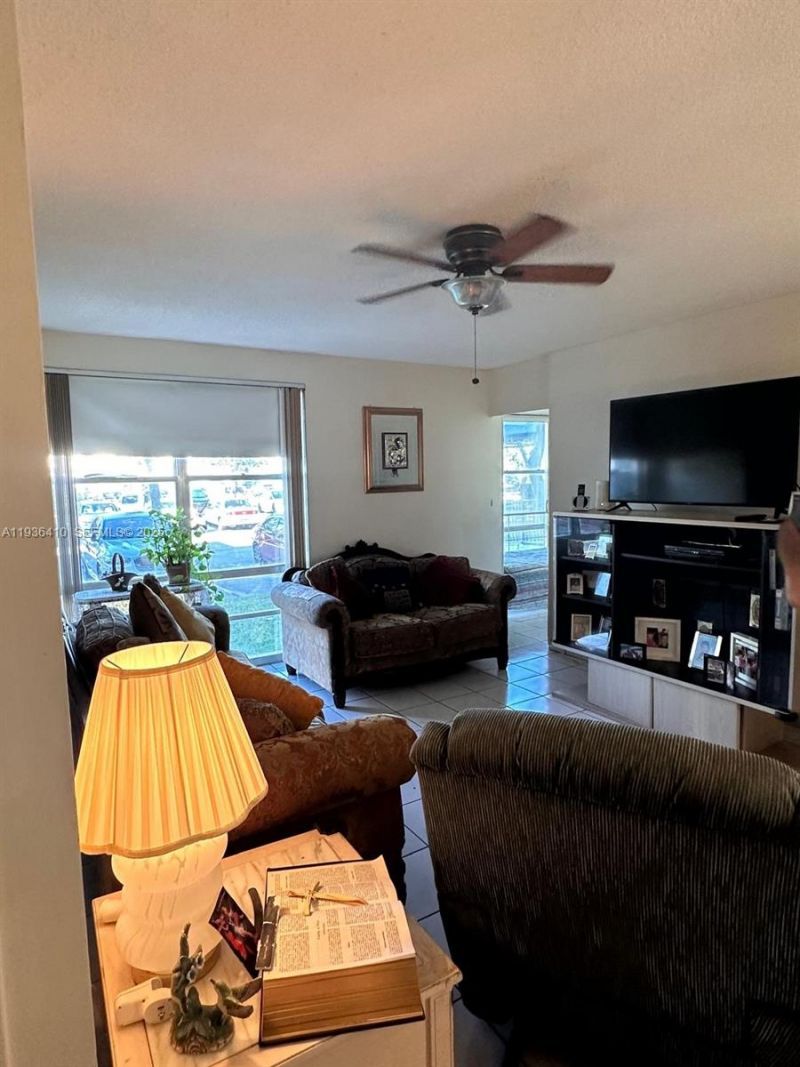 17560 Atlantic Blvd, Unit 109, Sunny Isles Beach, FL 33160 Photo