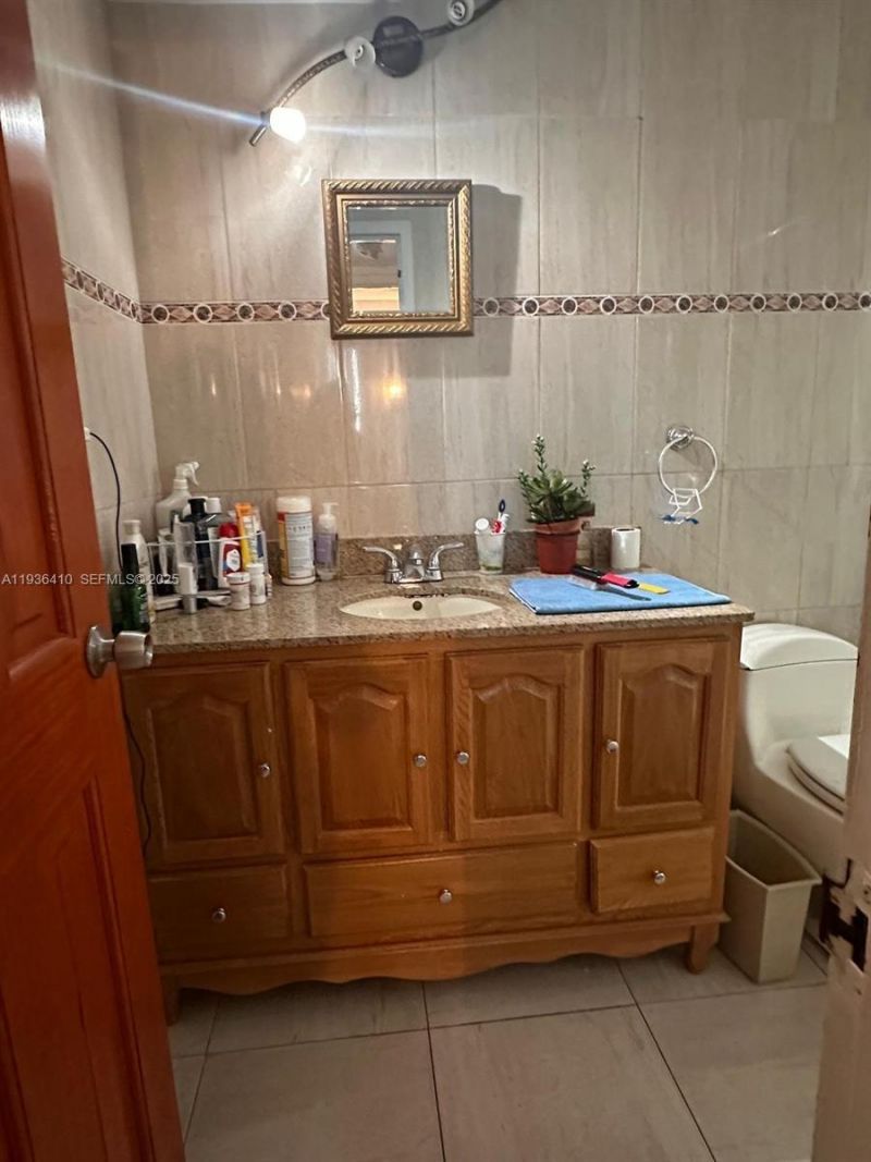 17560 Atlantic Blvd, Unit 109, Sunny Isles Beach, FL 33160 Photo