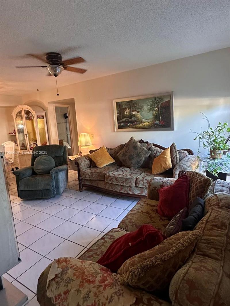 17560 Atlantic Blvd, Unit 109, Sunny Isles Beach, FL 33160 Photo