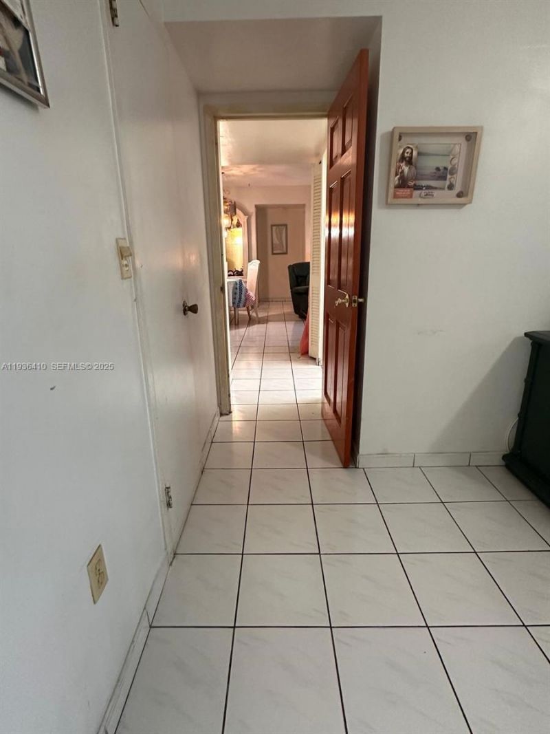 17560 Atlantic Blvd, Unit 109, Sunny Isles Beach, FL 33160 Photo