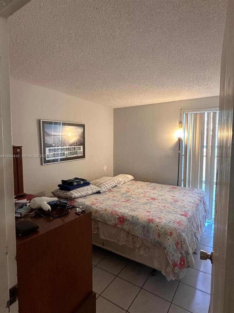 17560 Atlantic Blvd, Unit 109, Sunny Isles Beach, FL 33160 Photo