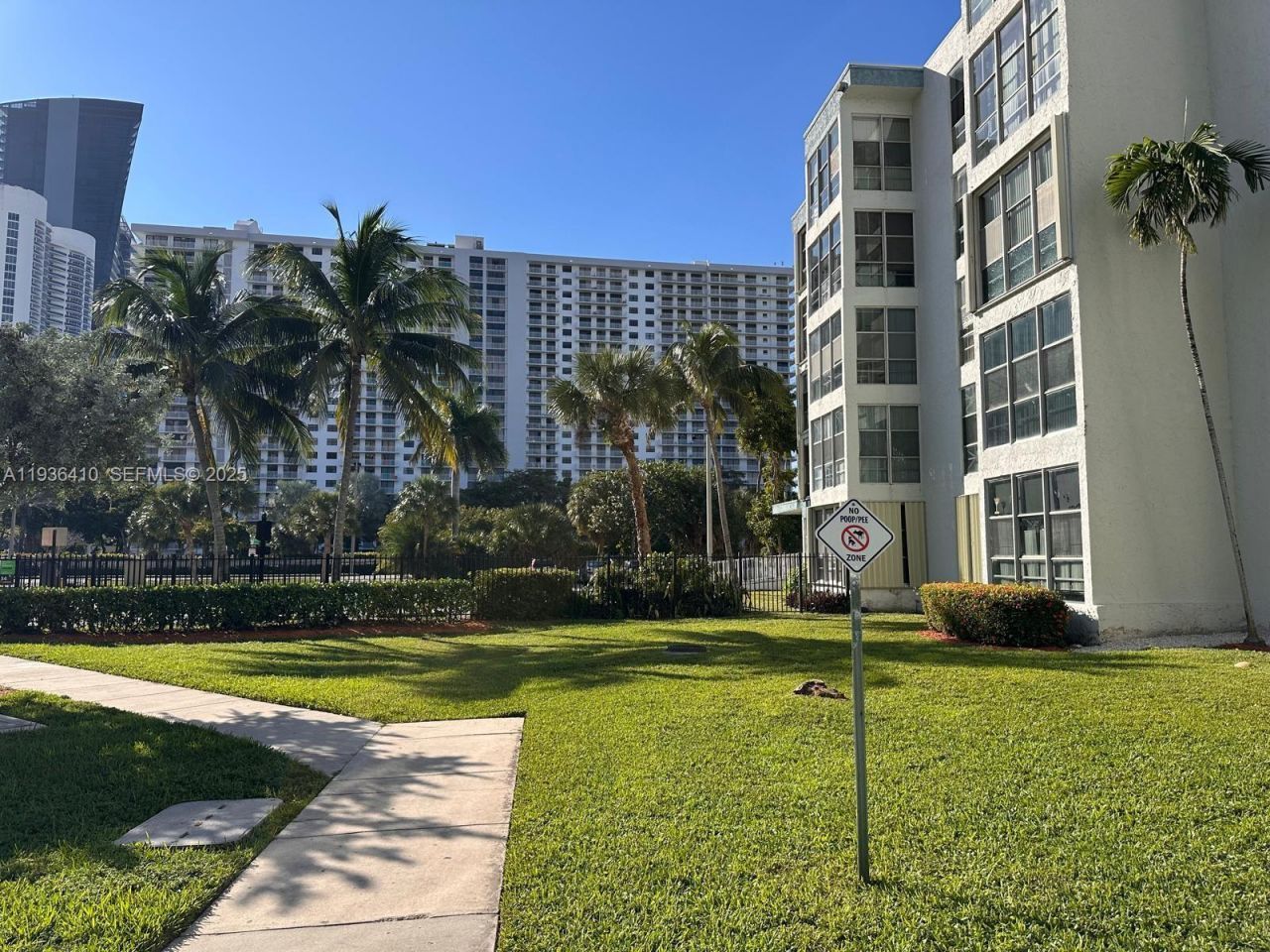 17560 Atlantic Blvd, Unit 109, Sunny Isles Beach, FL 33160 Photo