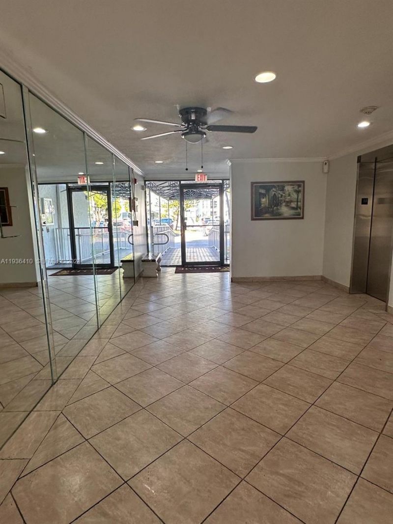 17560 Atlantic Blvd, Unit 109, Sunny Isles Beach, FL 33160 Photo