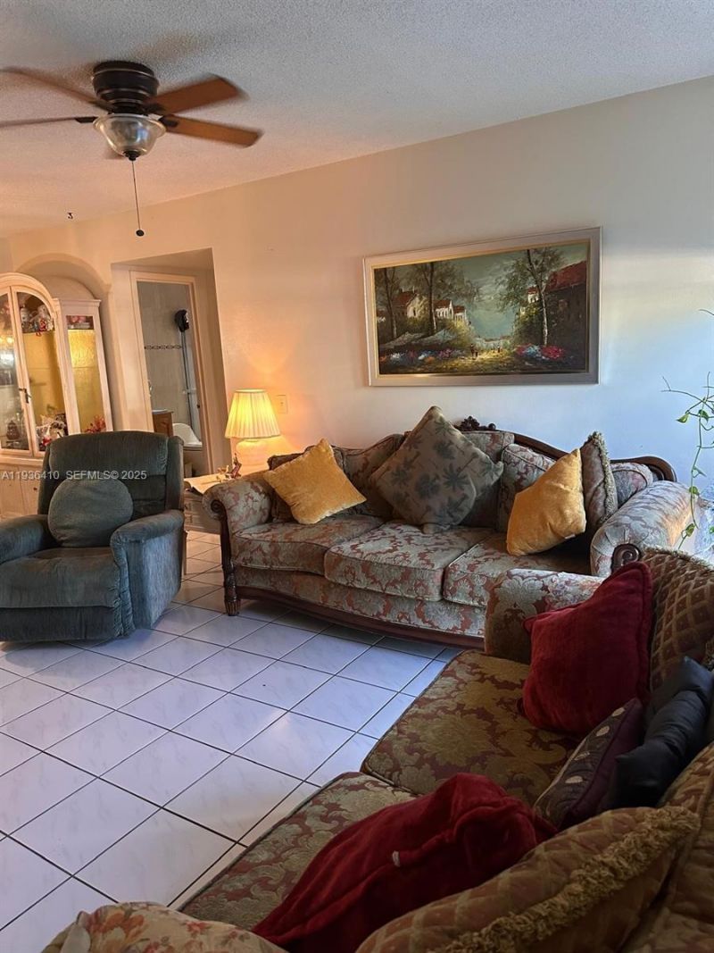 17560 Atlantic Blvd, Unit 109, Sunny Isles Beach, FL 33160 Photo