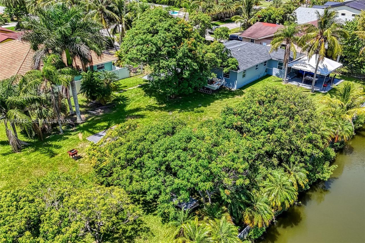 216 SW 6th St, Unit 216, Hallandale Beach, FL 33009 Photo