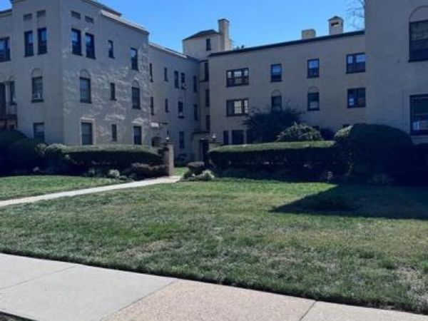 210 E MAPLE AVENUE #B4, MERCHANTVILLE, NJ 08109