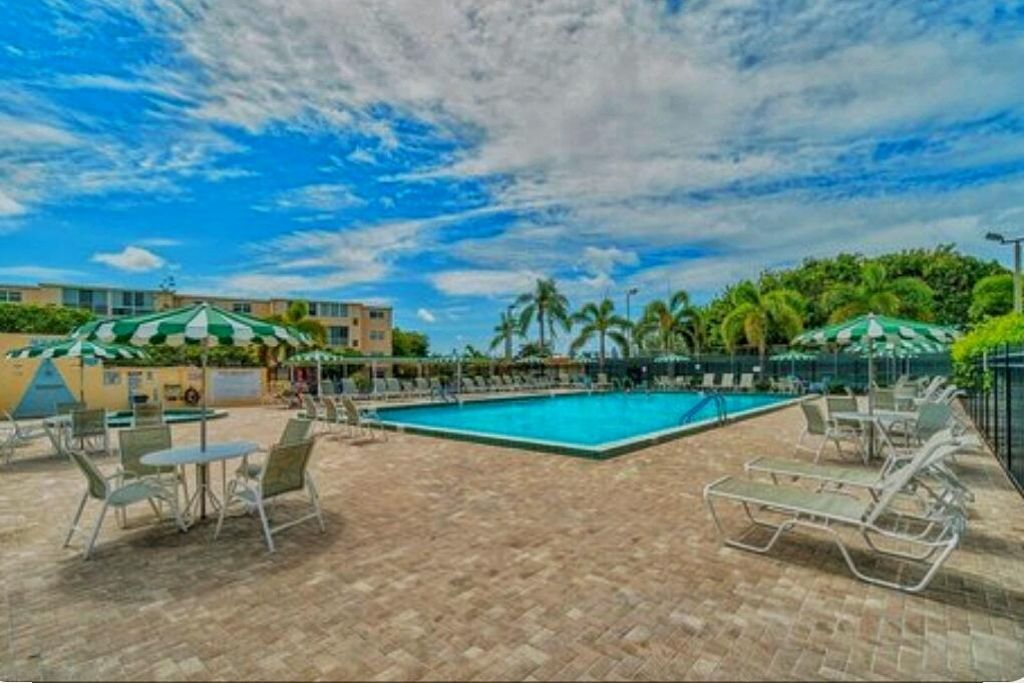 2601 NE 3rd Court, Unit 410, Boynton Beach, FL 33435 Photo