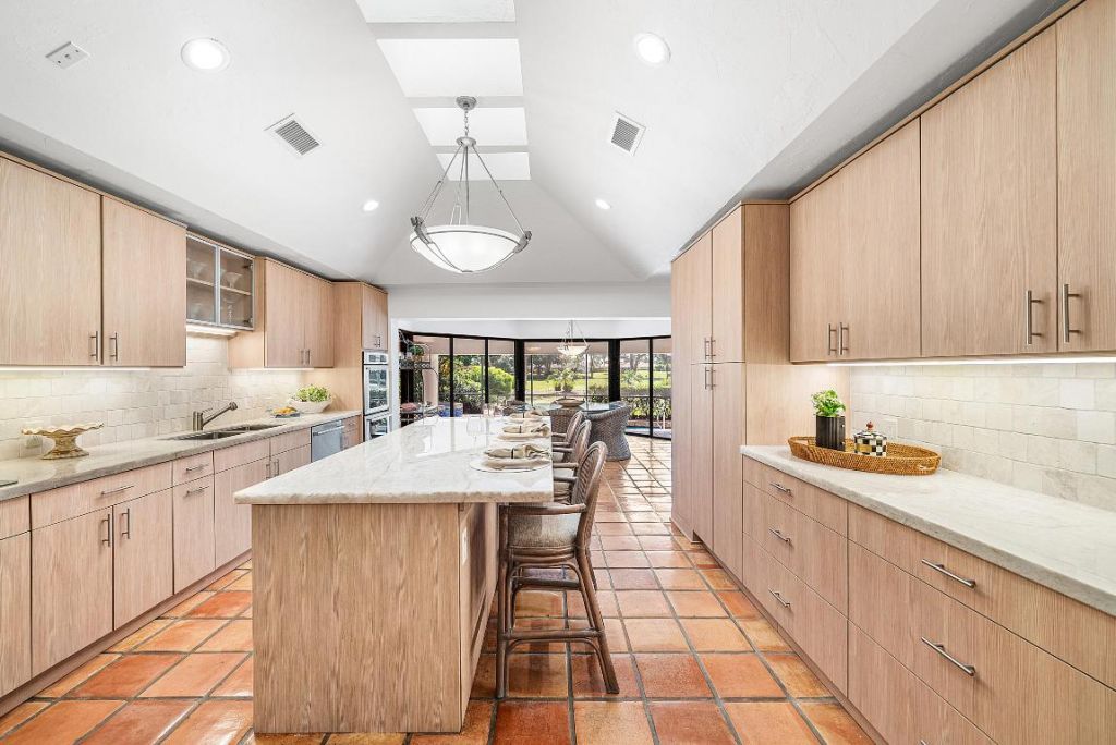 112 Glenbrook Court, Atlantis, FL 33462 Photo