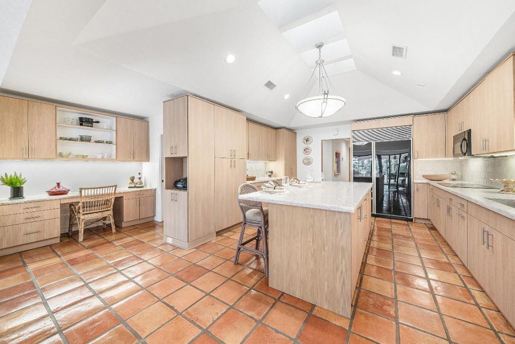 112 Glenbrook Court, Atlantis, FL 33462 Photo