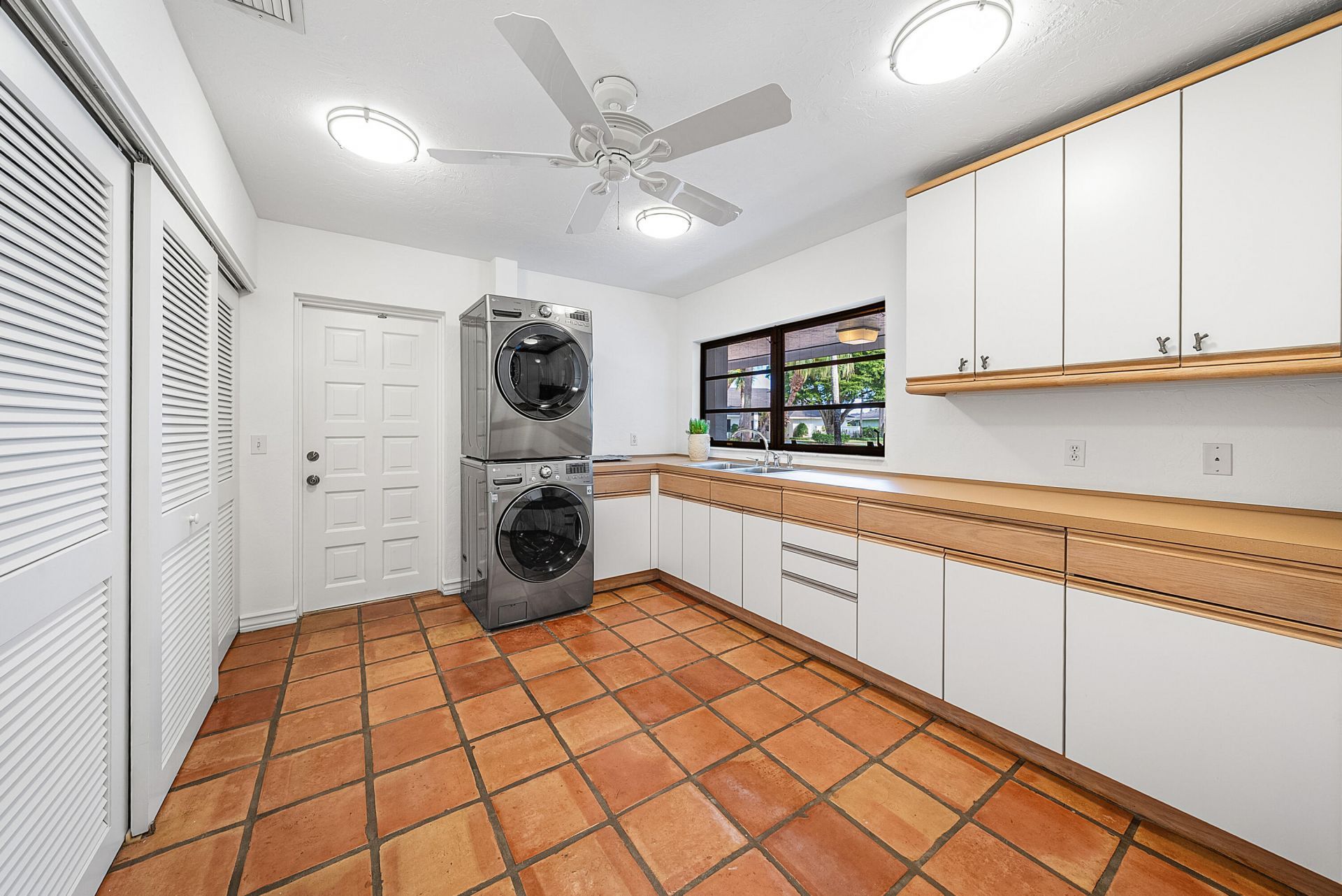 112 Glenbrook Court, Atlantis, FL 33462 Photo