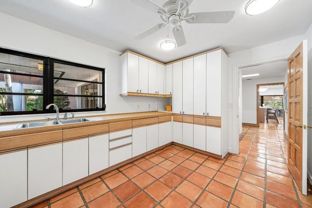 112 Glenbrook Court, Atlantis, FL 33462 Photo