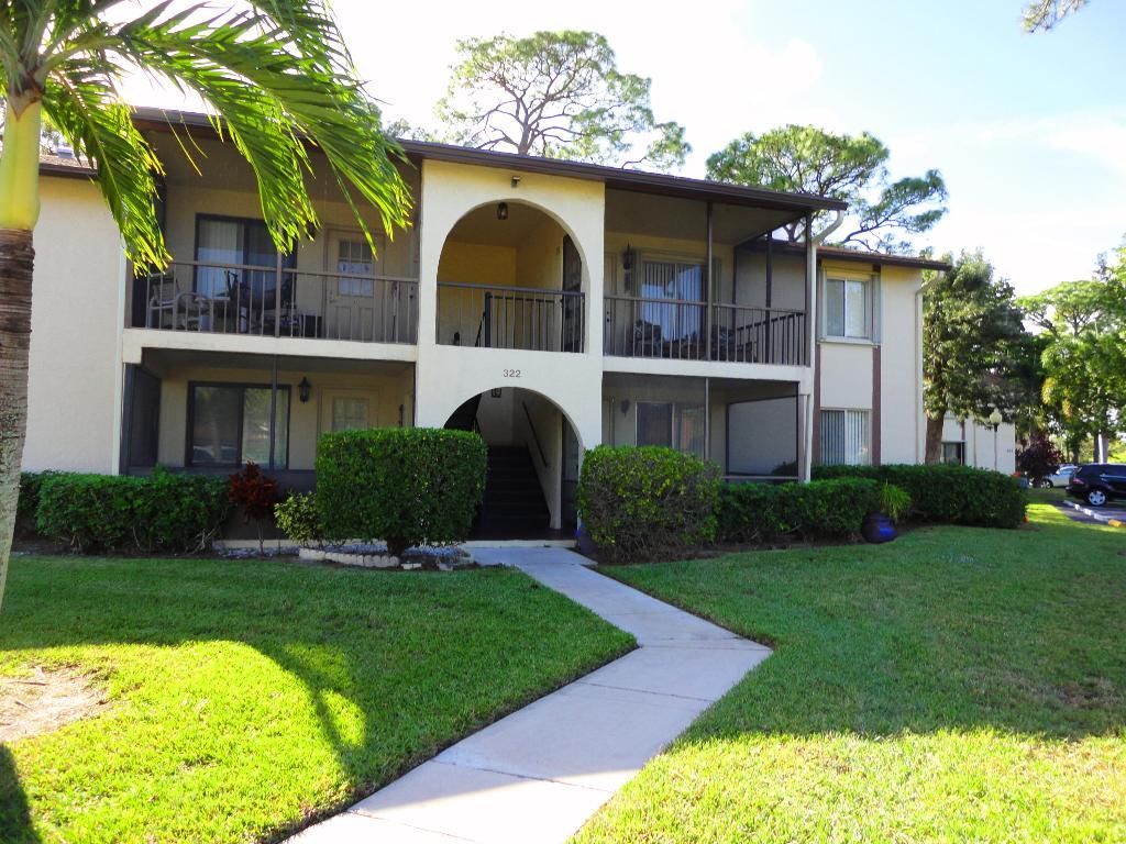 322 Knotty Pine Circle, Unit D-1, Greenacres, FL 33463 Main Photo