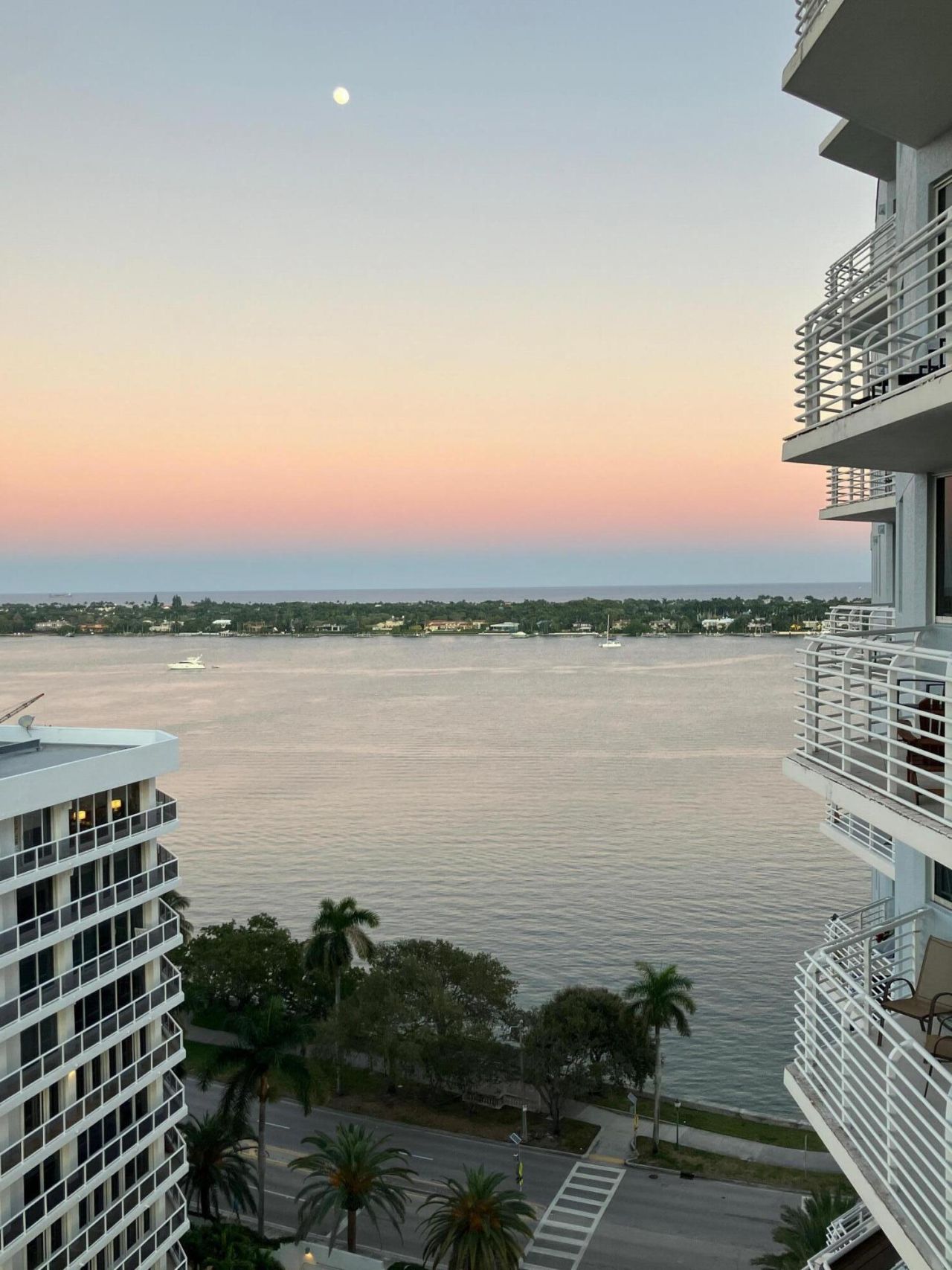 1551 N Flagler Drive, Unit 1504, West Palm Beach, FL 33401 Photo