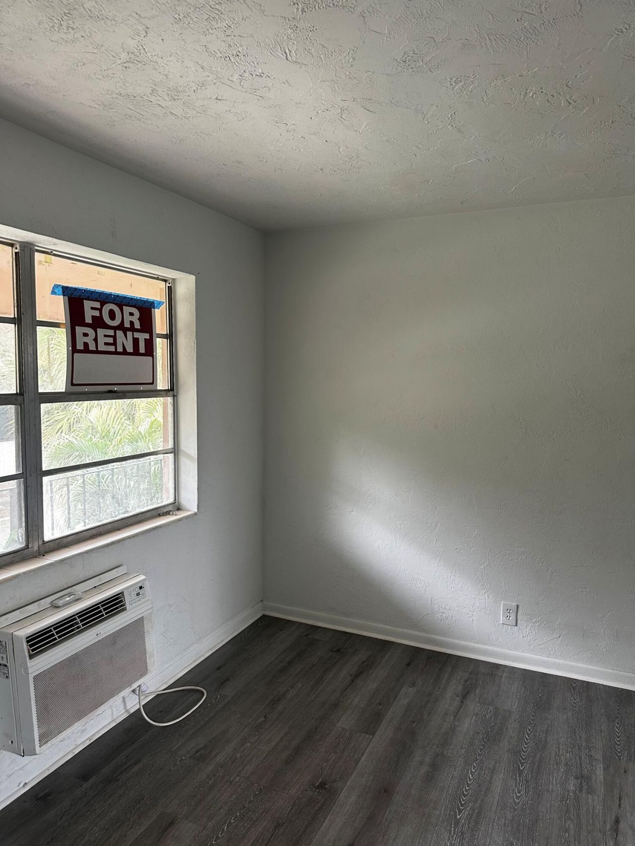 1120 N Sapodilla Avenue, Unit 4, West Palm Beach, FL 33401 Photo