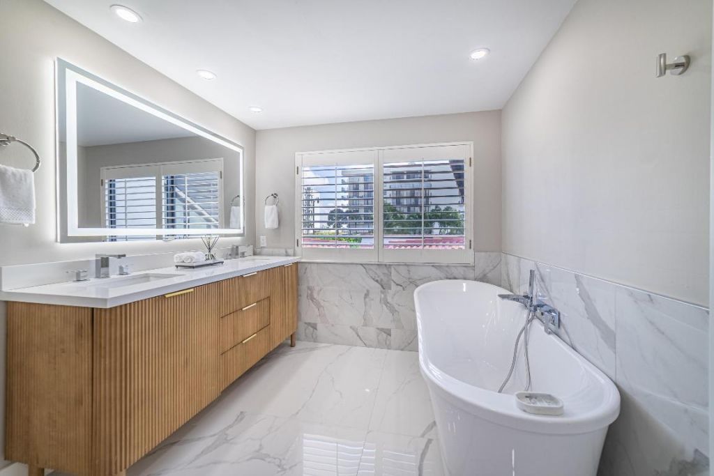 3474 S Ocean Boulevard, Unit 2, Palm Beach, FL 33480 Photo