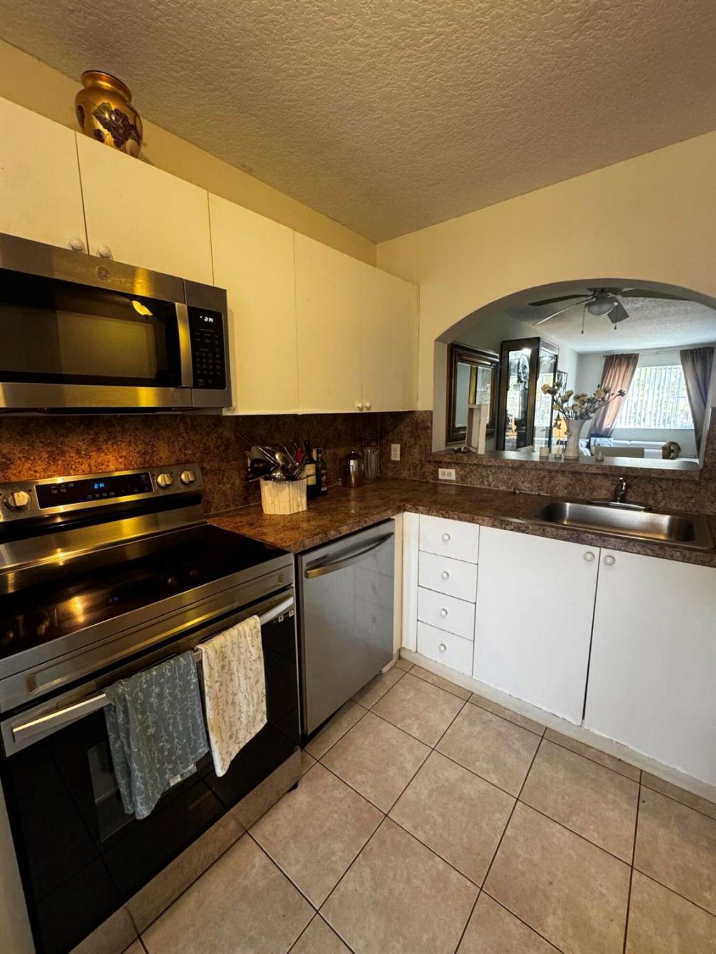 3810 N Jog Road, Unit 105, Royal Palm Beach, FL 33411 Photo