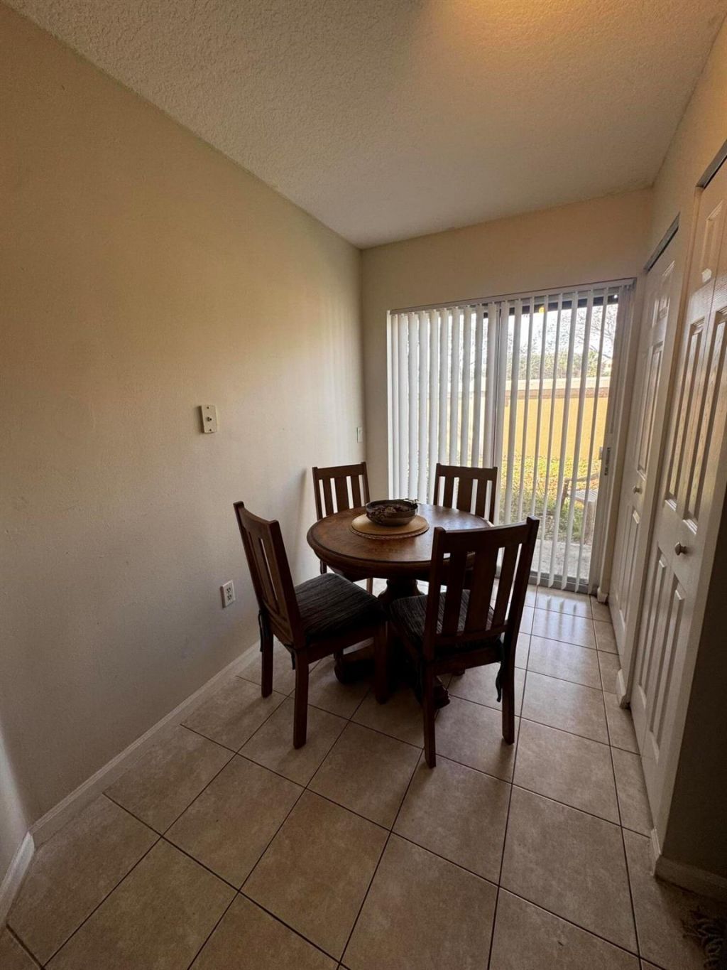 3810 N Jog Road, Unit 105, Royal Palm Beach, FL 33411 Photo