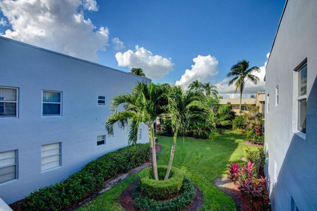 42 Burgundy A, Unit A, Delray Beach, FL 33484 Photo