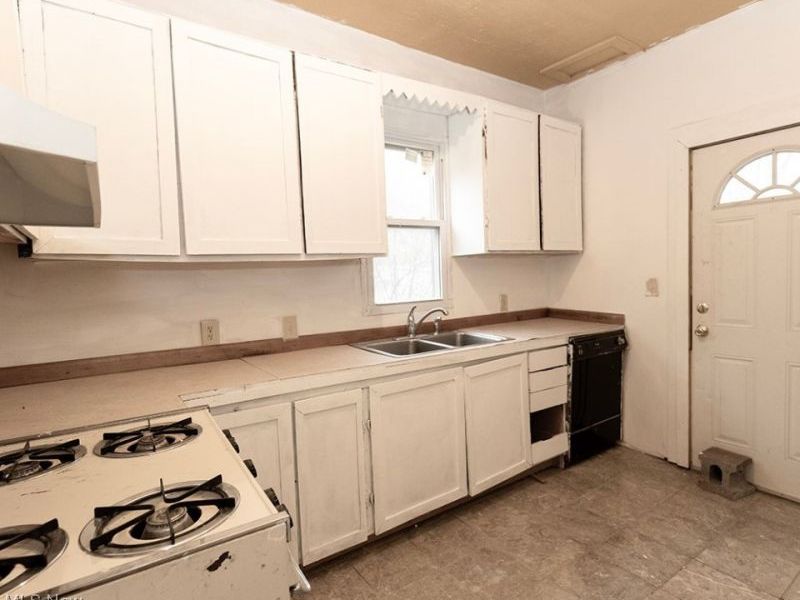 119 Erie Street, Elyria, OH 44035 Photo 18