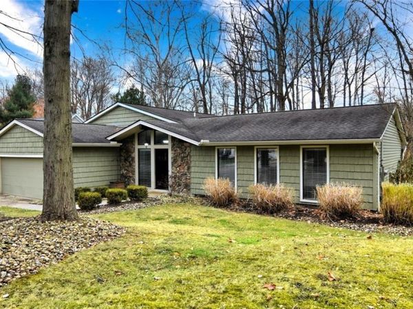 8256 Pebble Creek Court, Chagrin Falls, OH 44023