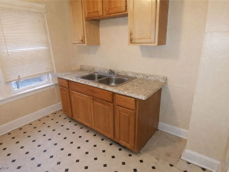 12710 Benham Avenue, Cleveland, OH 44105 Photo 21