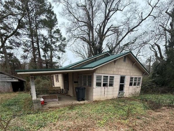 131 4th Street SW, Fayette, AL 35555