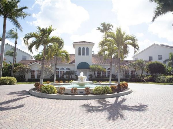 4650 Saint Croix LN, Unit 726, NAPLES, FL 34109