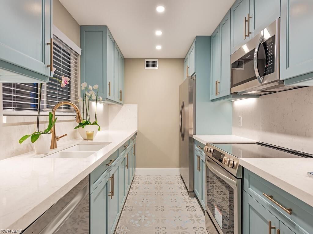 2500 Gulf Shore Blvd N, Unit S9, Naples, FL 34103 Photo