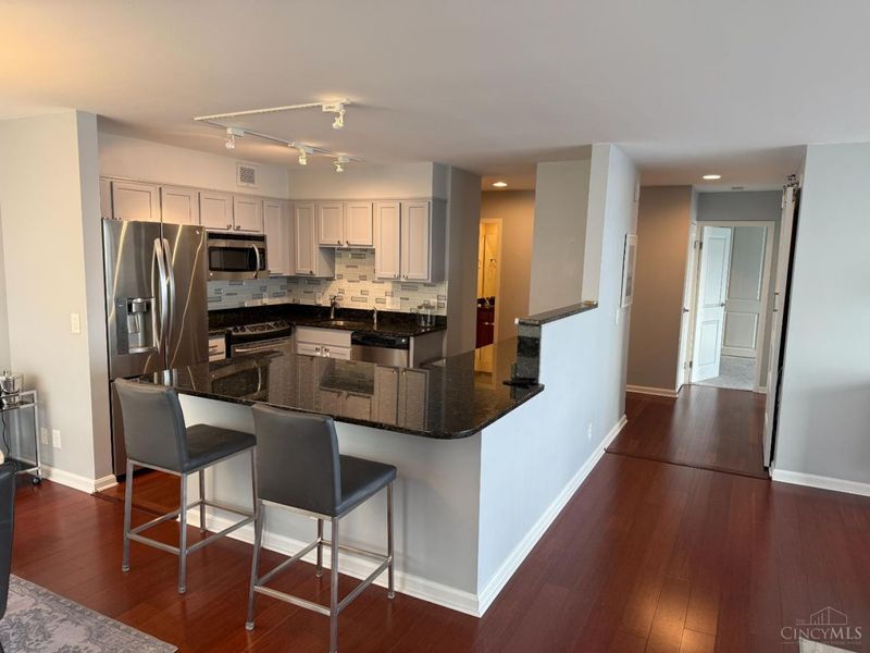 810 Matson Place, Unit 807, Cincinnati, OH 45204 Photo 3