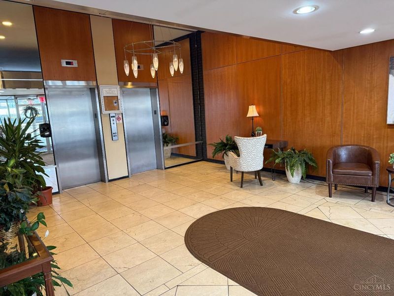 810 Matson Place, Unit 807, Cincinnati, OH 45204 Photo 8