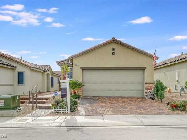 6579 Secret Grove Avenue, Las Vegas, NV 89130