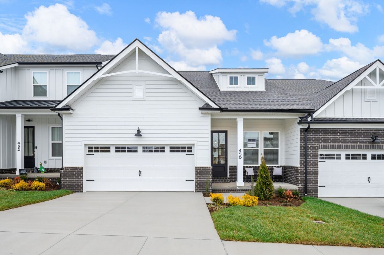 450 Buckwood Avenue W, Thompsons Station, TN 37179 Main Photo