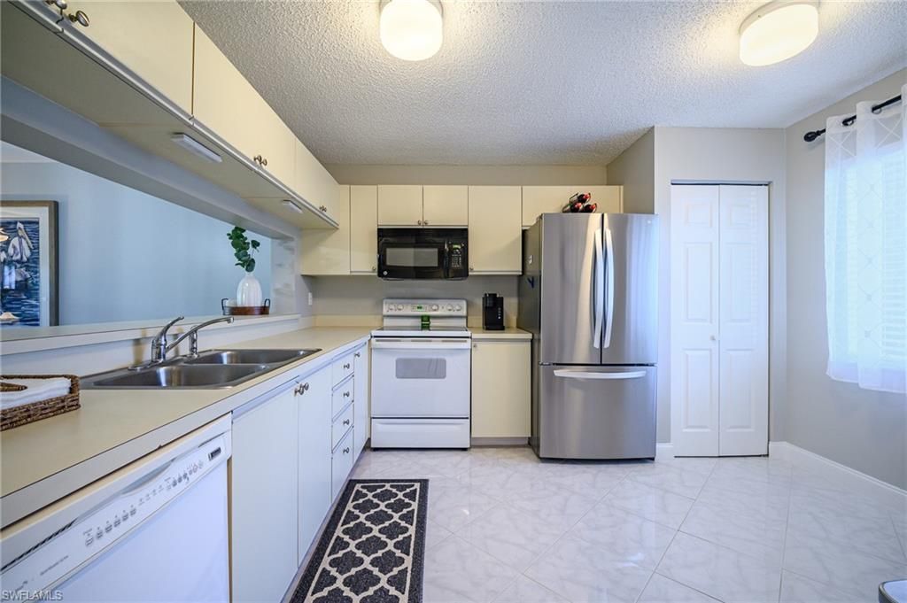 6945 Dennis Cir, Unit I-107, Naples, FL 34104 Photo
