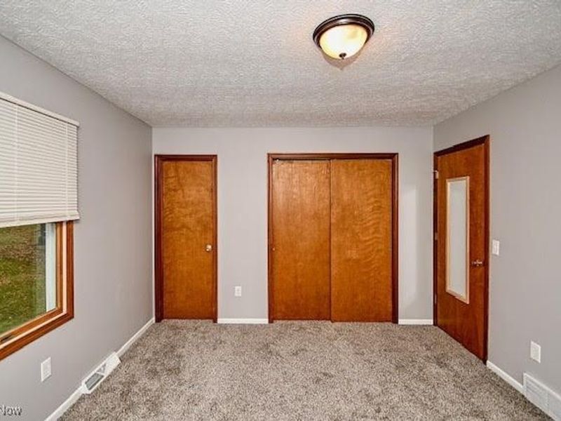 2391 Libra Circle SW, Canton, OH 44706 Photo 17