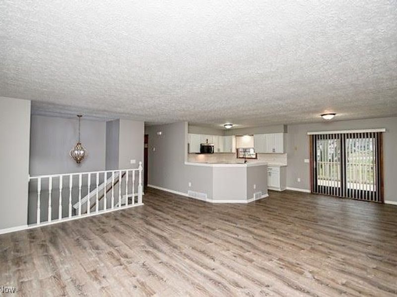 2391 Libra Circle SW, Canton, OH 44706 Photo 4