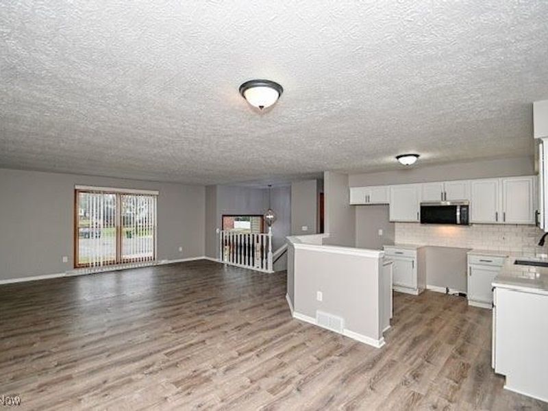 2391 Libra Circle SW, Canton, OH 44706 Photo 8