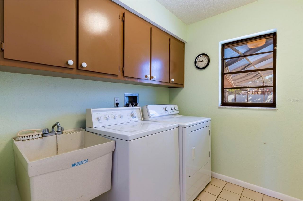 1589 Ridge Top Way, Clearwater, FL 33765 Photo