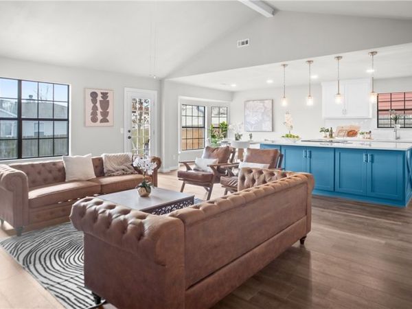 215 Winesap Lane, Bentonville, AR 72712