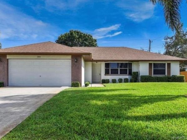 2881 SE Nance Street, Port St Lucie, FL 34984