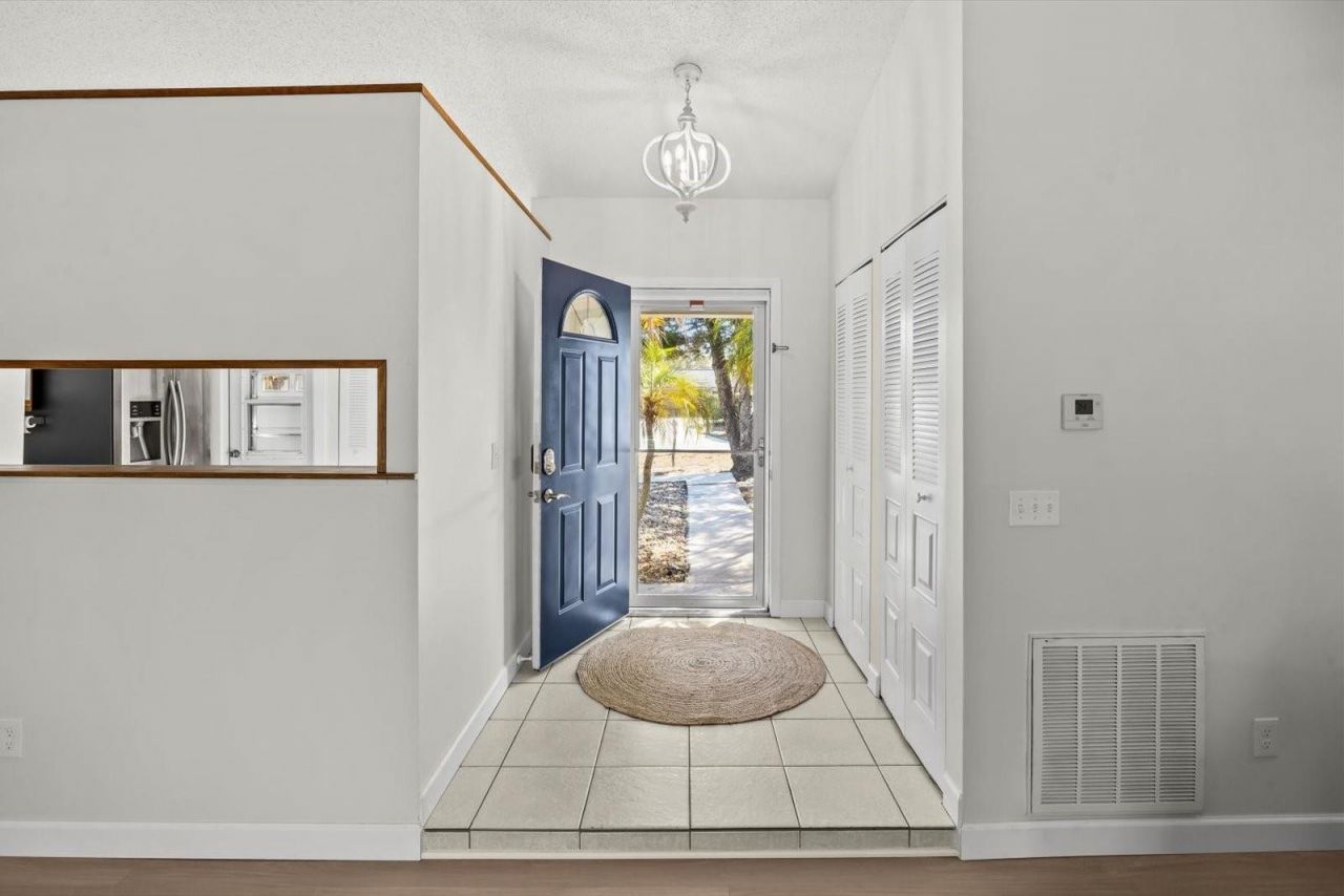 1533 SE Minorca Ave, Port Saint Lucie, FL 34952 Photo