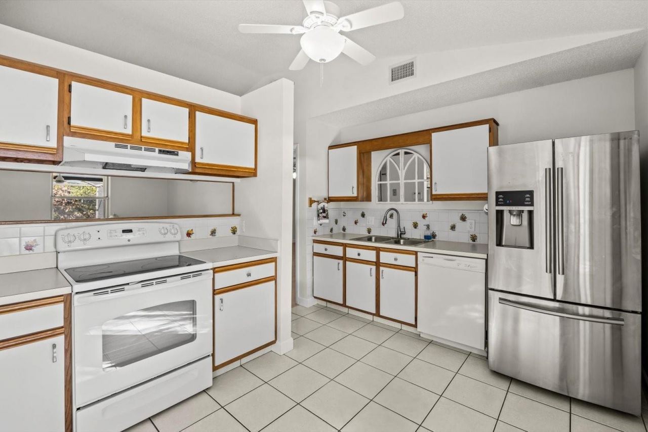 1533 SE Minorca Ave, Port Saint Lucie, FL 34952 Photo