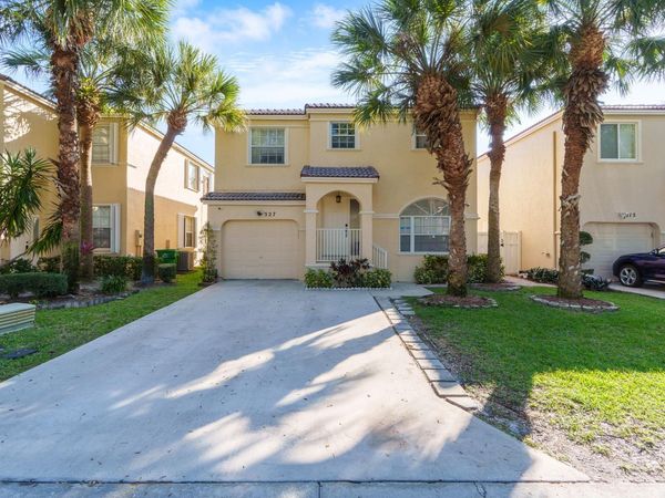 527 NW 87th Lane, Coral Springs, FL 33071