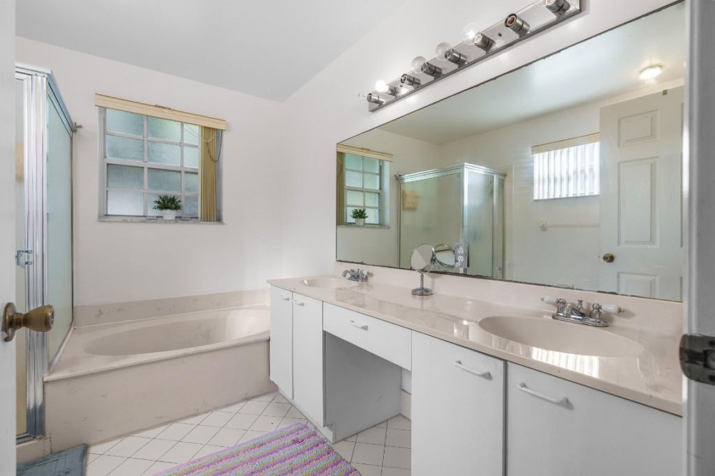 527 NW 87th Lane, Coral Springs, FL 33071 Photo