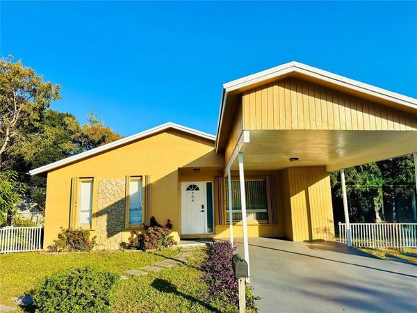 704 NW 3rd Avenue, Pompano Beach, FL 33060