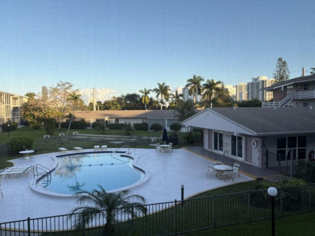 700 Layne Bl, Unit 212, Hallandale Beach, FL 33009 Photo