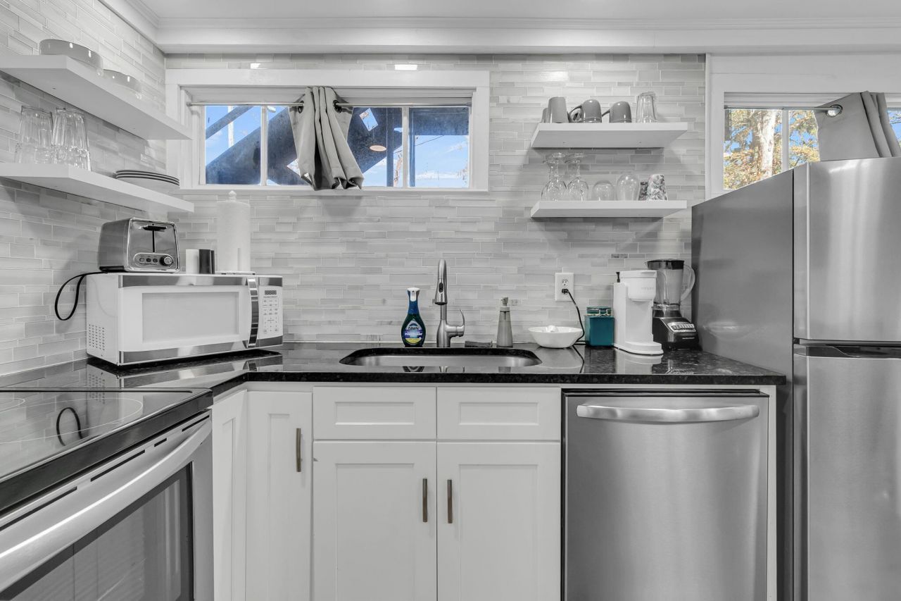 428 Riverland Drive Photo 17